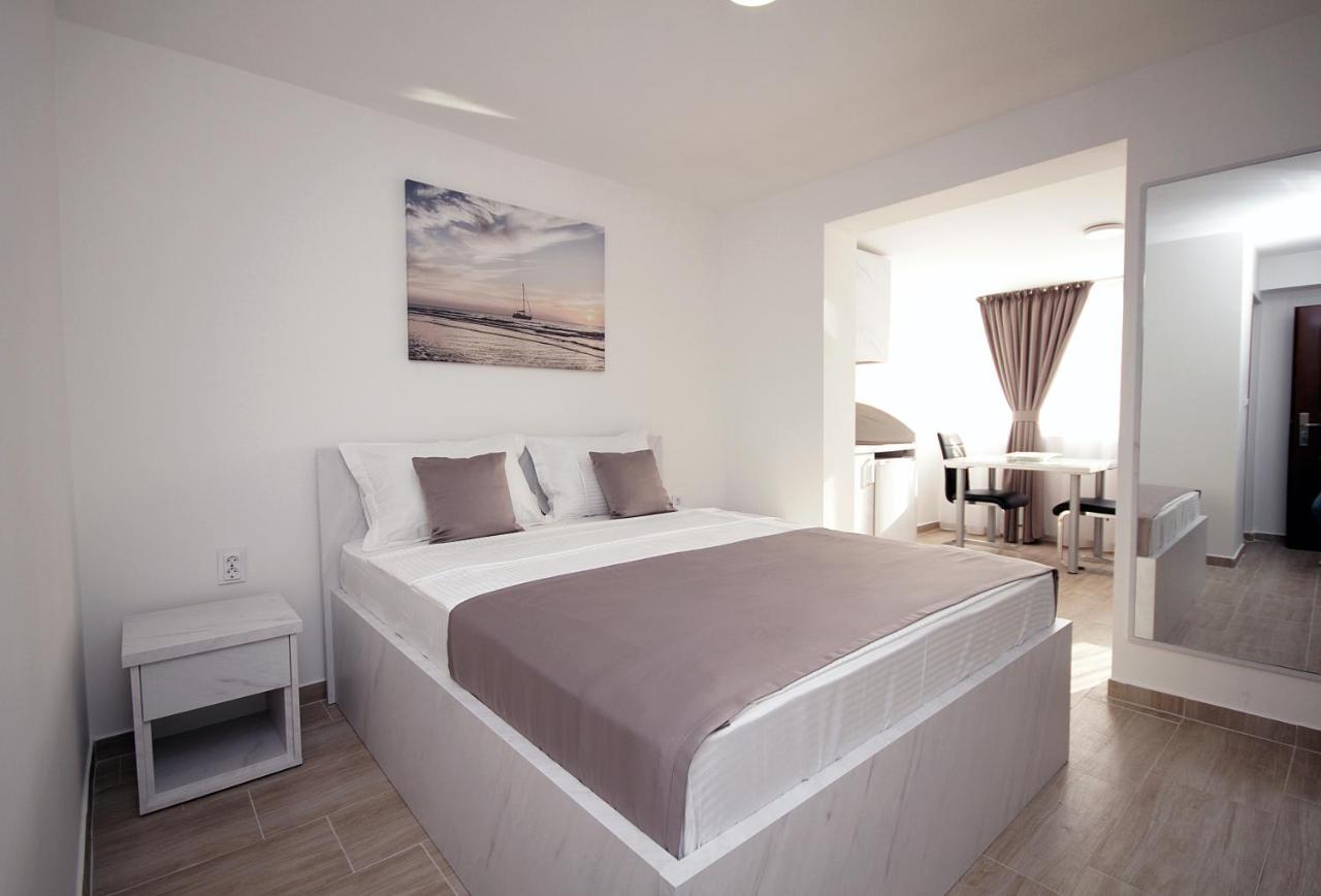 Apartments Residence Dj Petrovac Luaran gambar