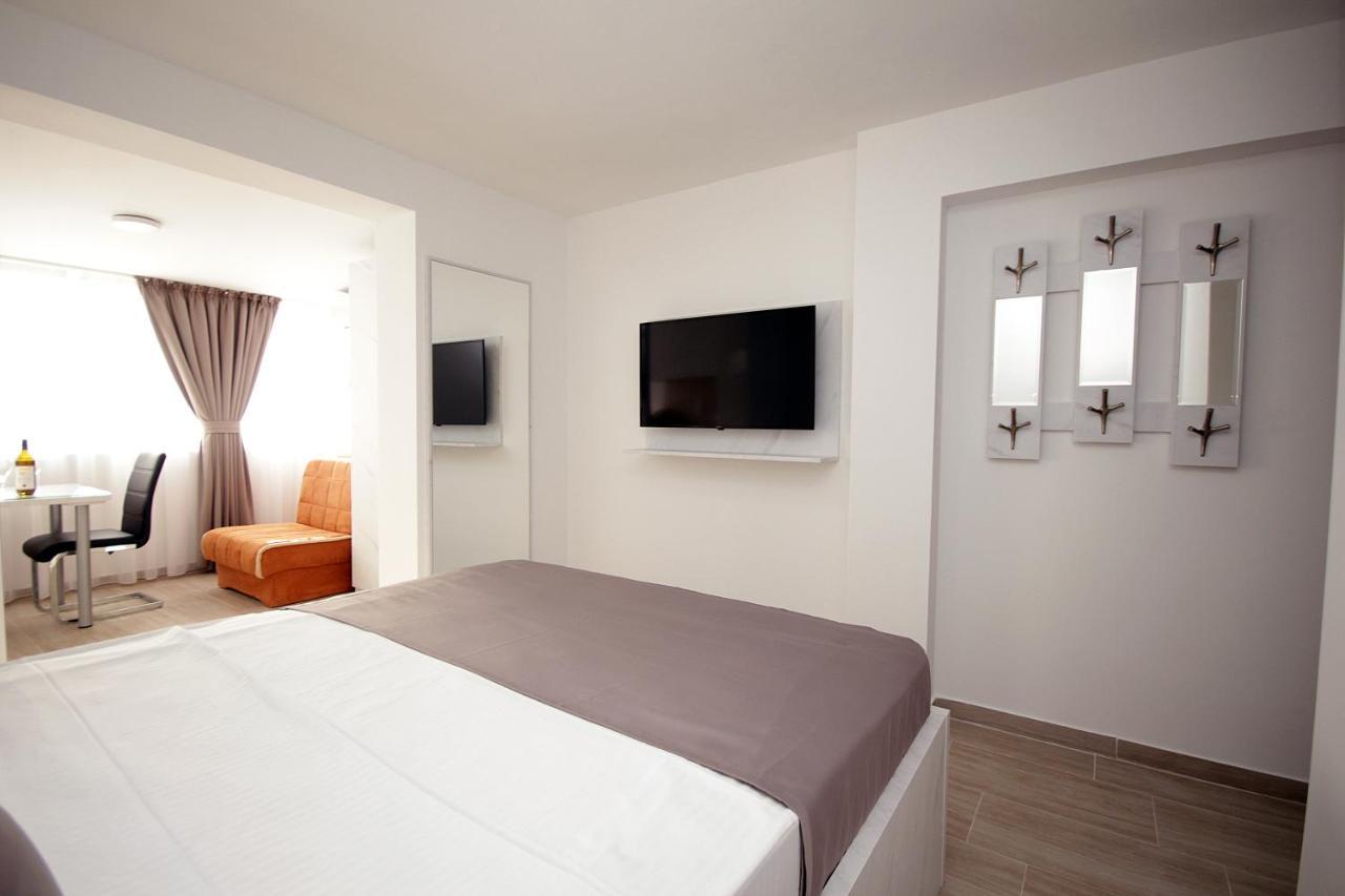 Apartments Residence Dj Petrovac Luaran gambar