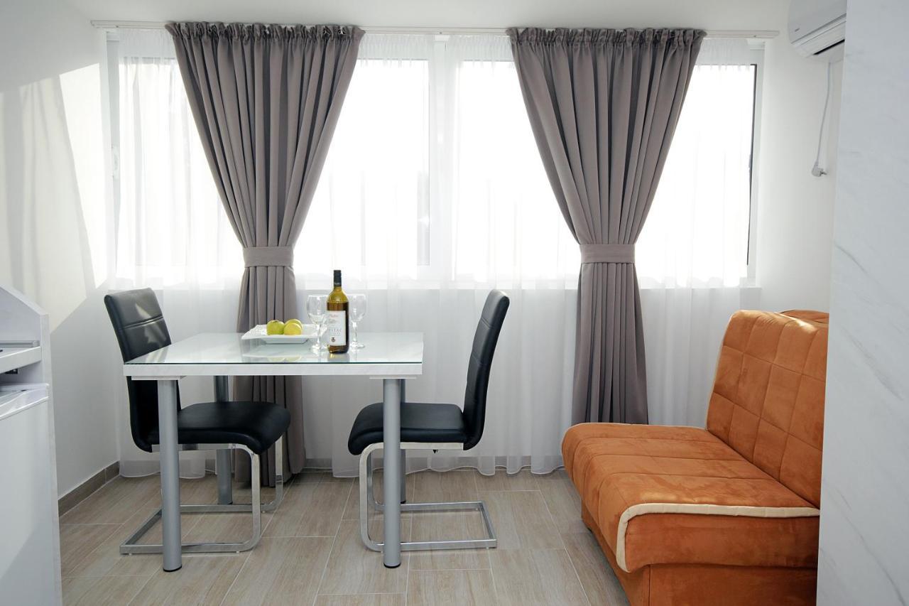 Apartments Residence Dj Petrovac Luaran gambar