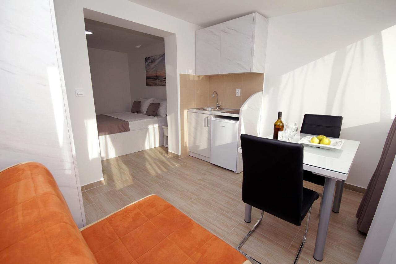 Apartments Residence Dj Petrovac Luaran gambar