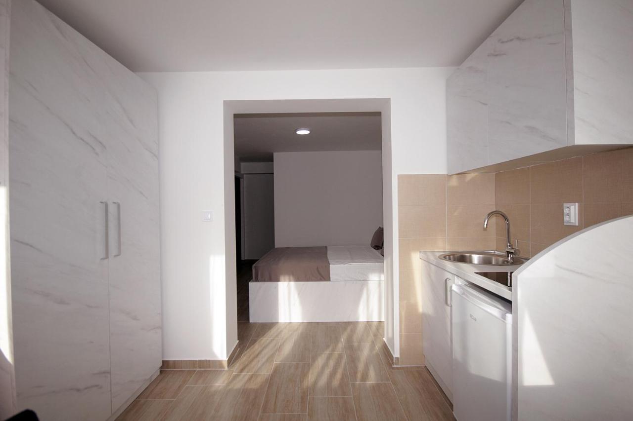 Apartments Residence Dj Petrovac Luaran gambar