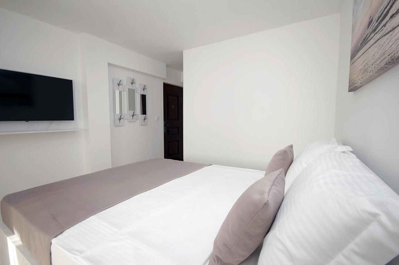 Apartments Residence Dj Petrovac Luaran gambar