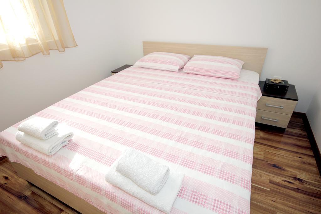 Apartments Residence Dj Petrovac Luaran gambar