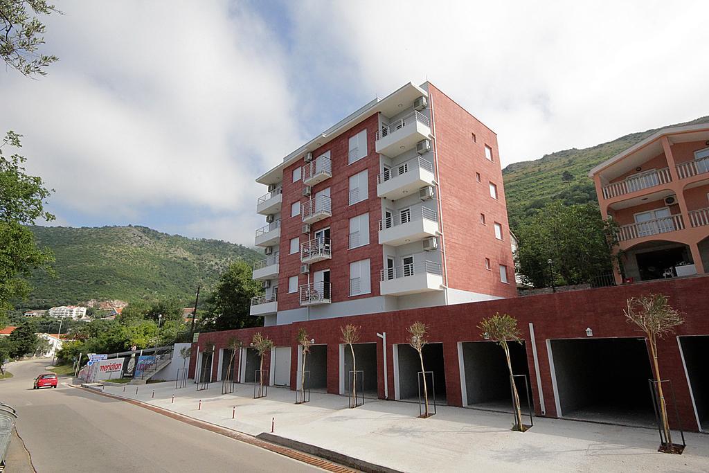 Apartments Residence Dj Petrovac Luaran gambar